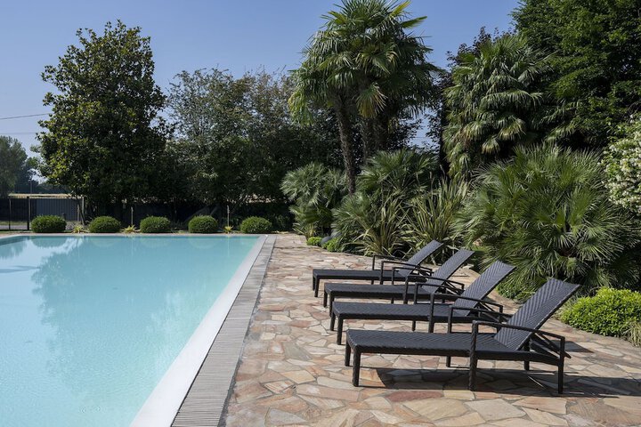 Pool 34 of 52