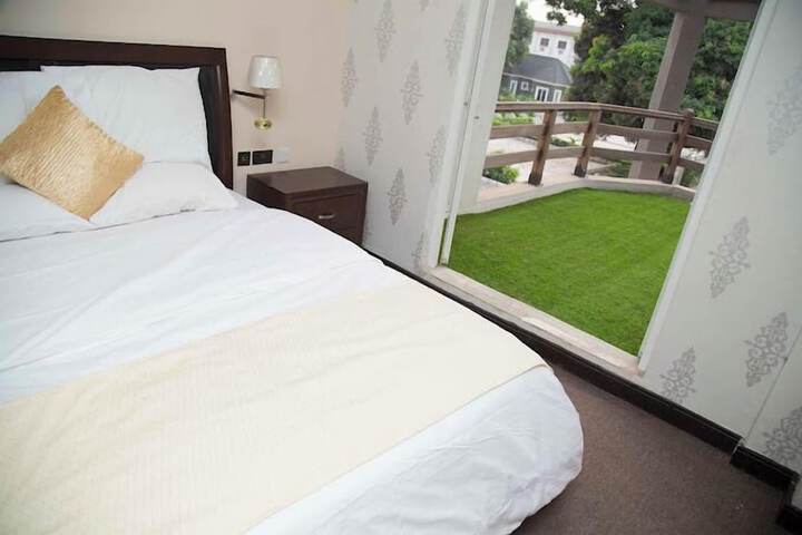 Enclave Hills Hotel