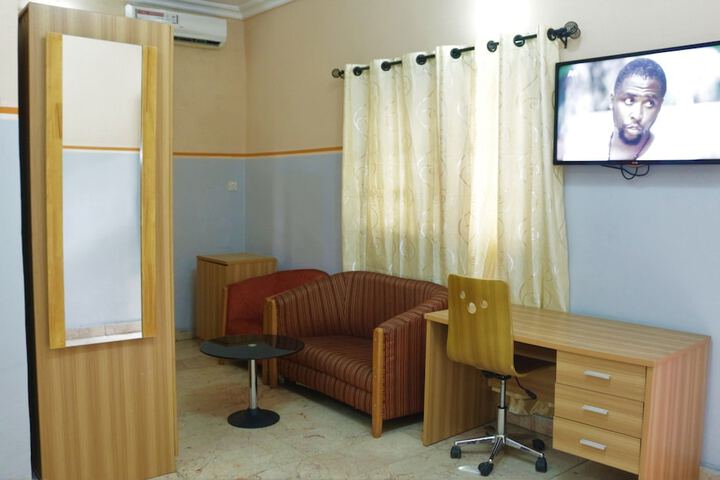 Room 14 of 26