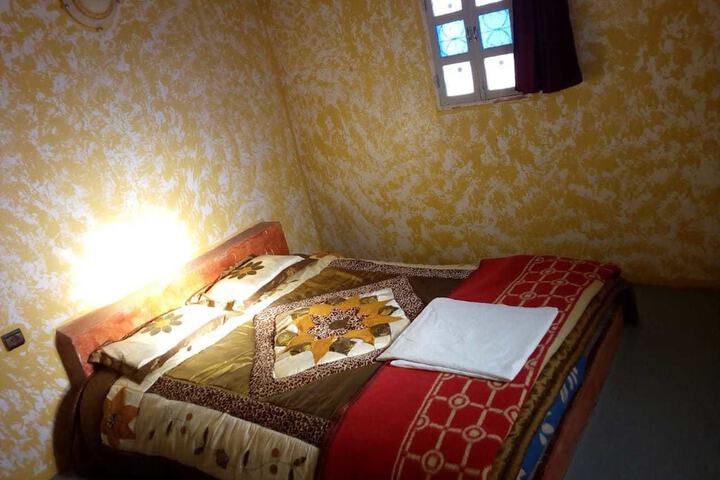 Room 4 of 18