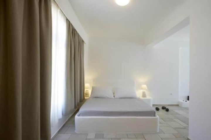 Room 14 of 76