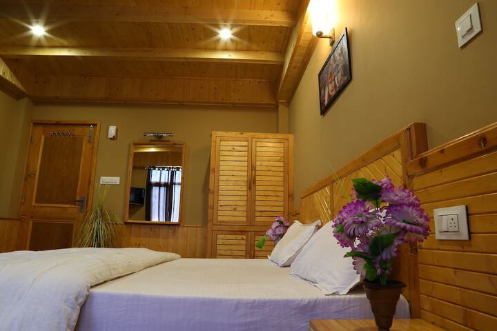 Room 5 of 5
