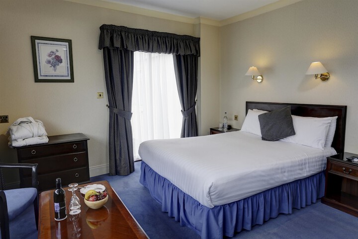 Room 2 of 41