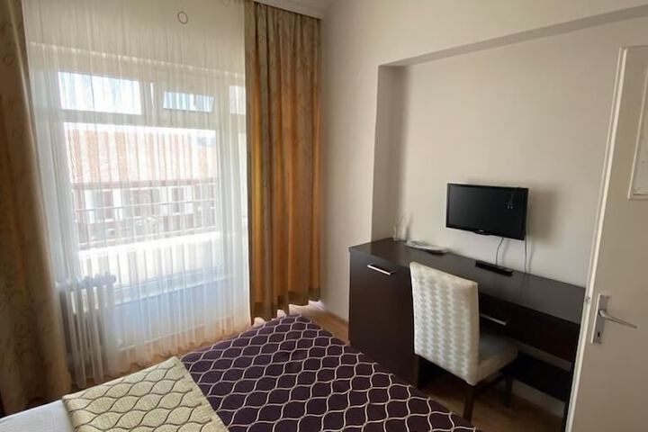 Room 7 of 21