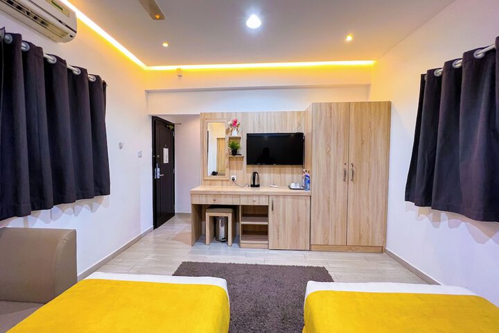 Room 28 of 43