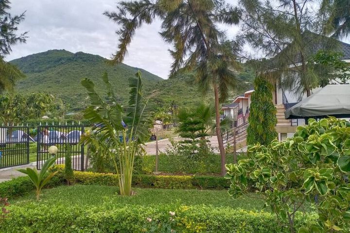 Hotel Exterior 43 of 63