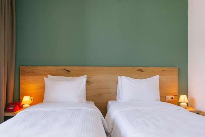 Room 34 of 60