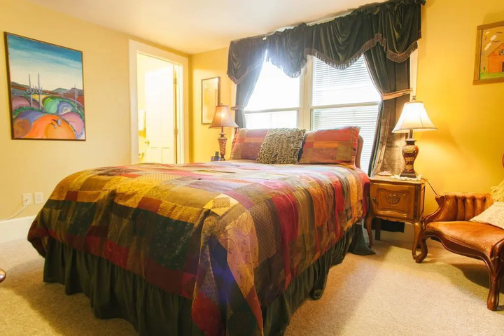 Room 3 of 16