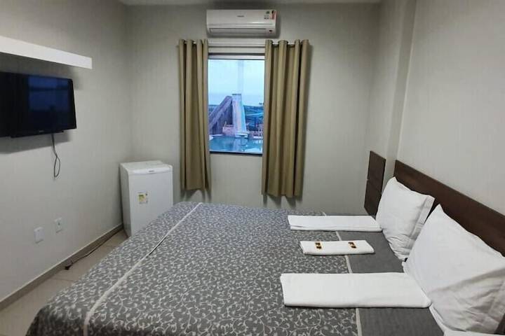 Room 4 of 16