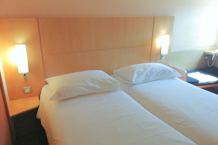 Room 16 of 61