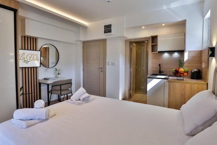 Room 11 of 52