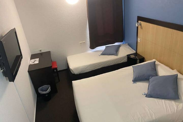 Room 19 of 36
