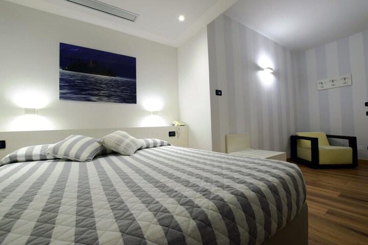Room 6 of 57
