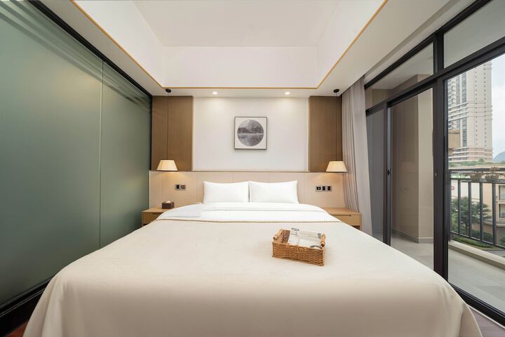 Room 27 of 79