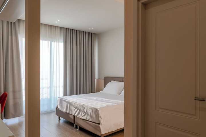 Room 20 of 96