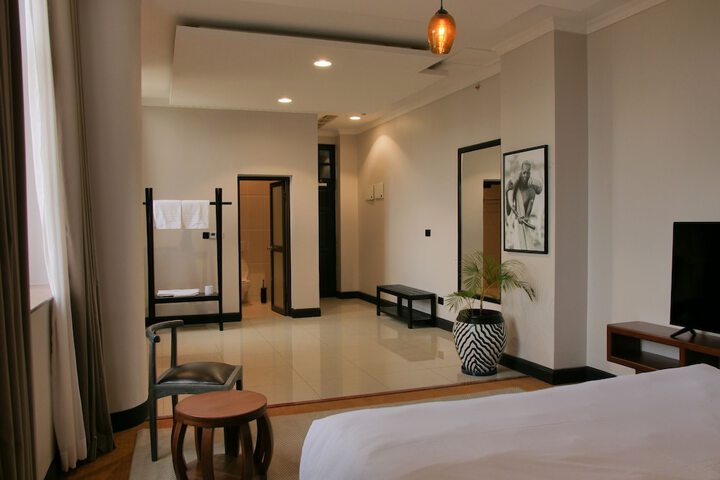 Room 9 of 31