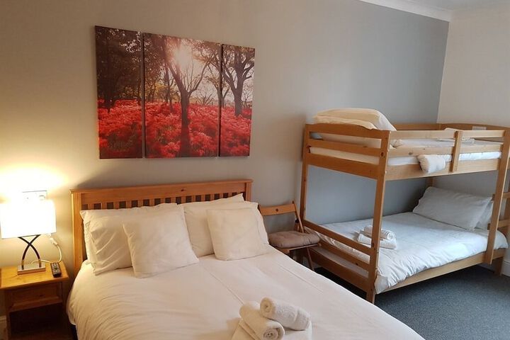 Room 2 of 92