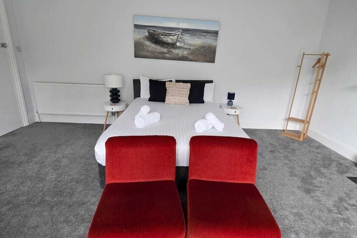 Room 28 of 93