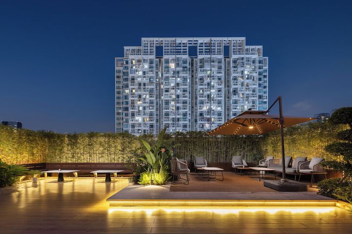 Hotel Exterior 80 of 92