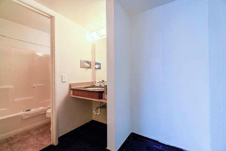 Room 58 of 120