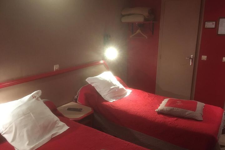 Room 6 of 26