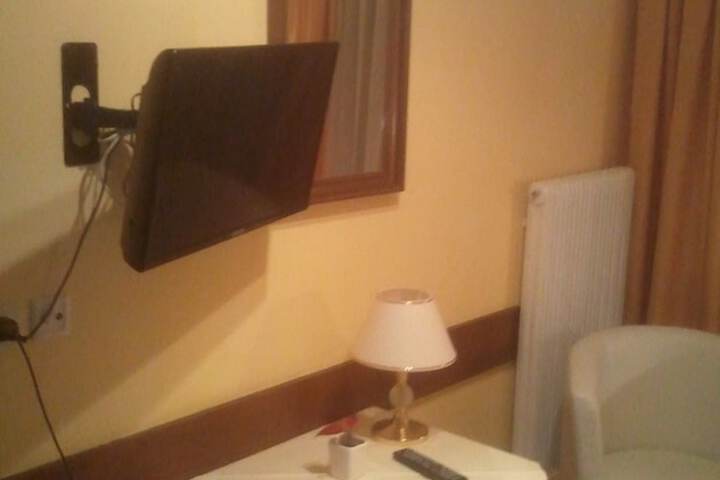 Room 10 of 65