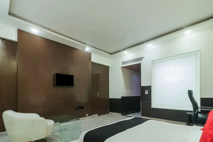 Room 7 of 15