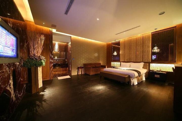 Room 20 of 45