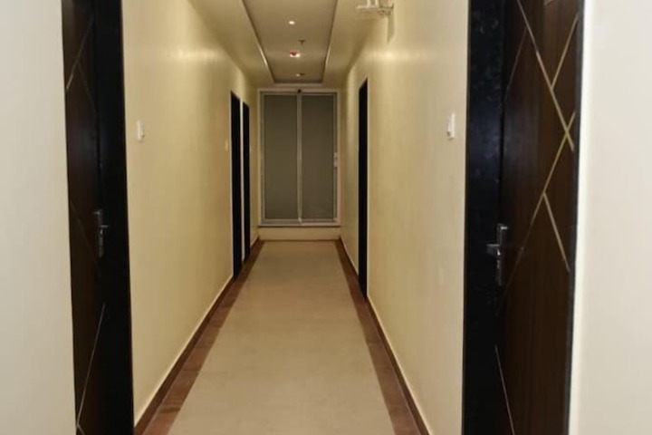 Room 7 of 11