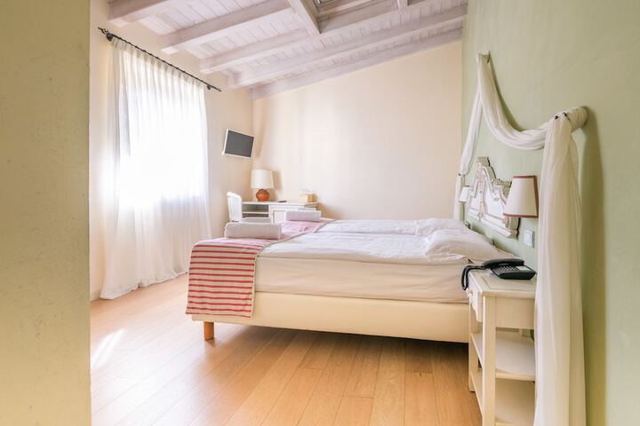 Room 18 of 75