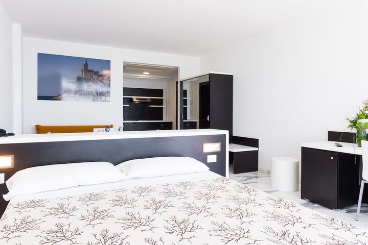 Room 9 of 44