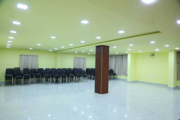 Business Center 26 of 27
