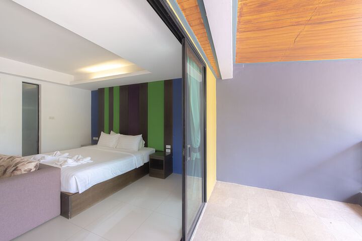 Room 28 of 146