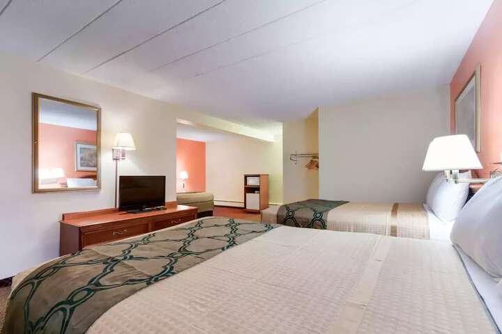 Standard Double Room (5 of 10)