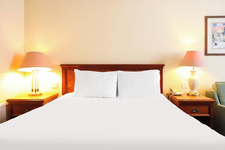 Room 32 of 75