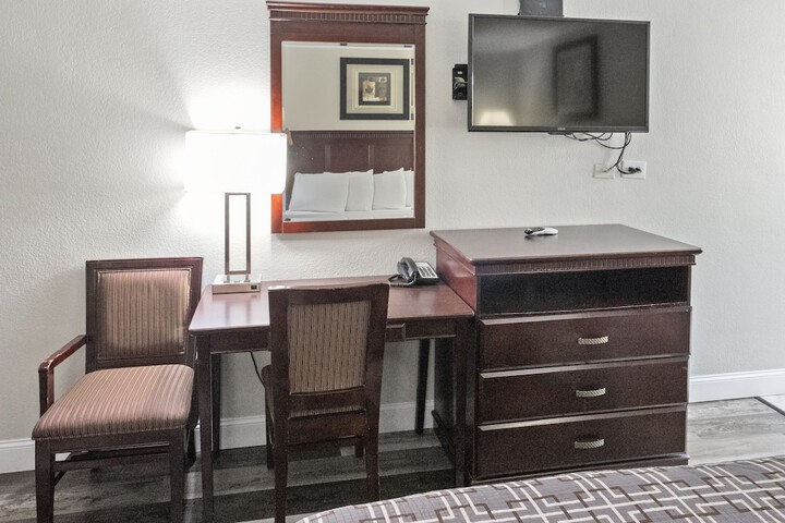 1 King Bed (7 of 12)