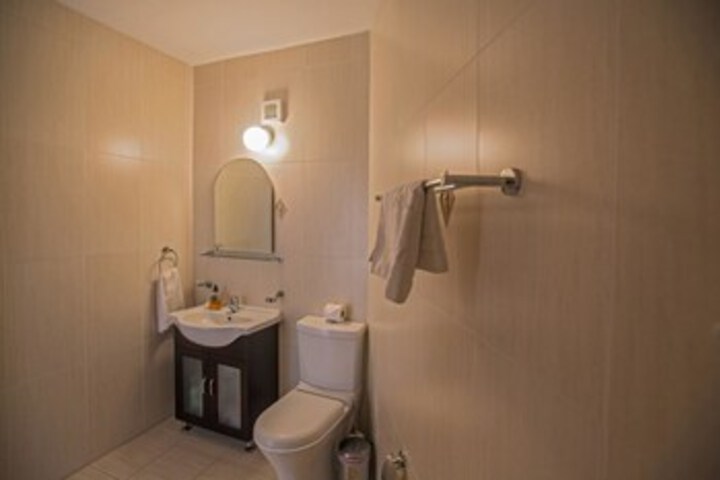 Room 4 of 14