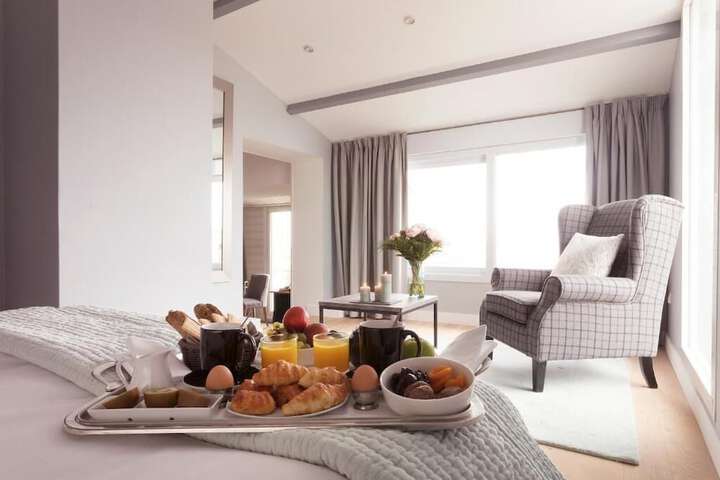 Room 4 of 76