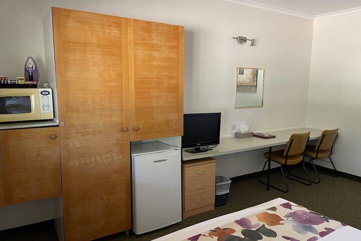 Room 2 of 35