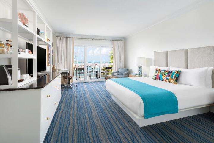 Room 30 of 104