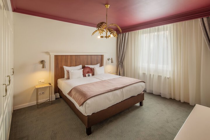Room 33 of 124