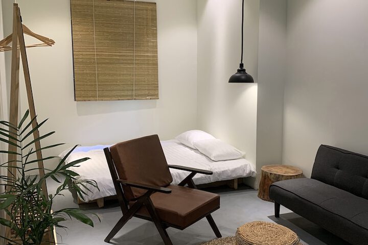 Room 7 of 42