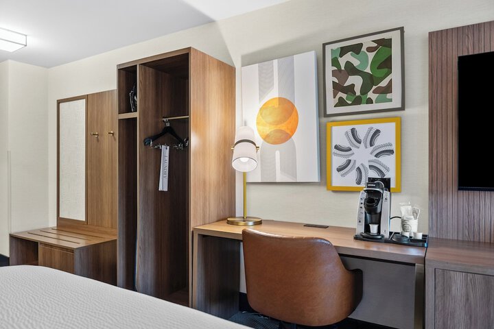 Room amenity