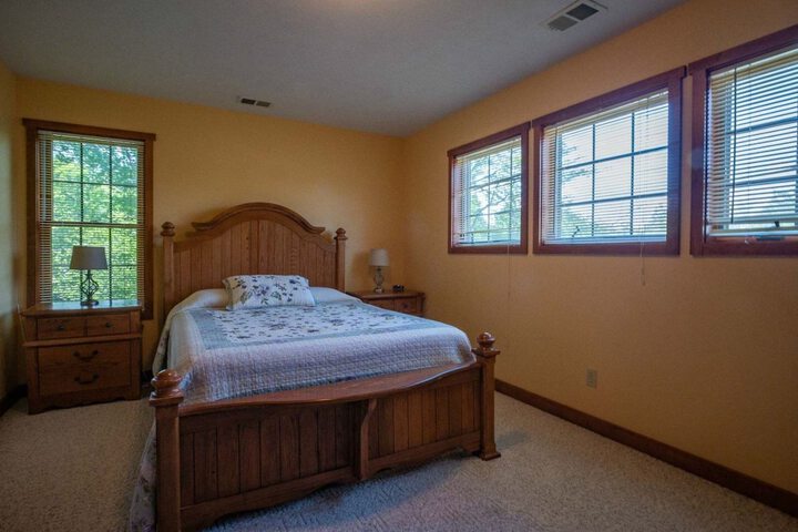 Room 8 of 28