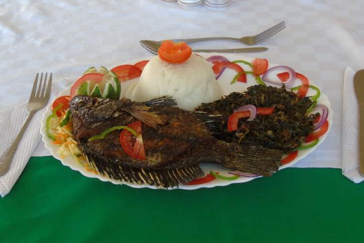 Dining 4 of 34