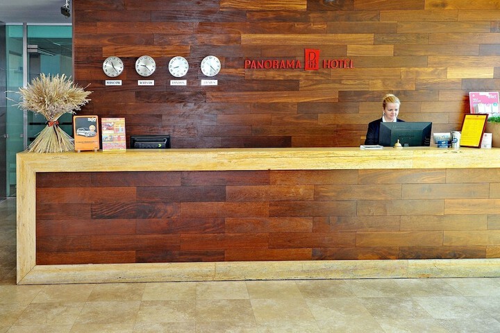 Entrance & Lobby