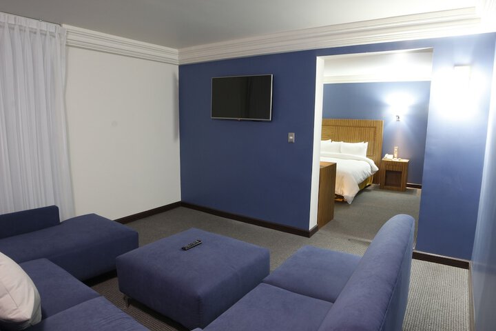 Room 5 of 89