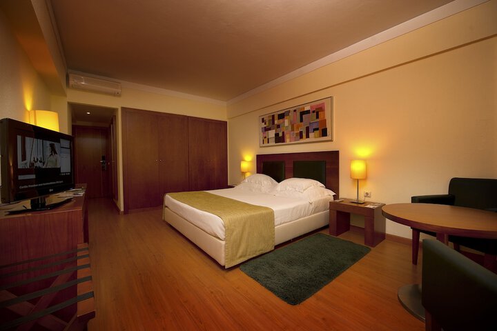 Room 6 of 49