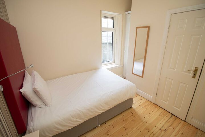 Room 5 of 219