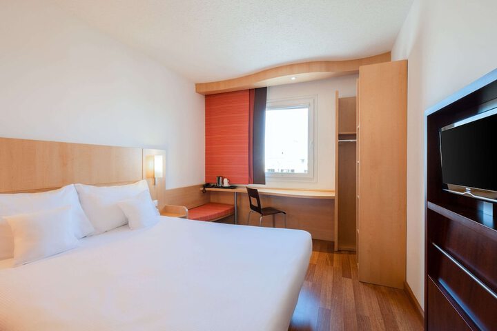 Room 10 of 44